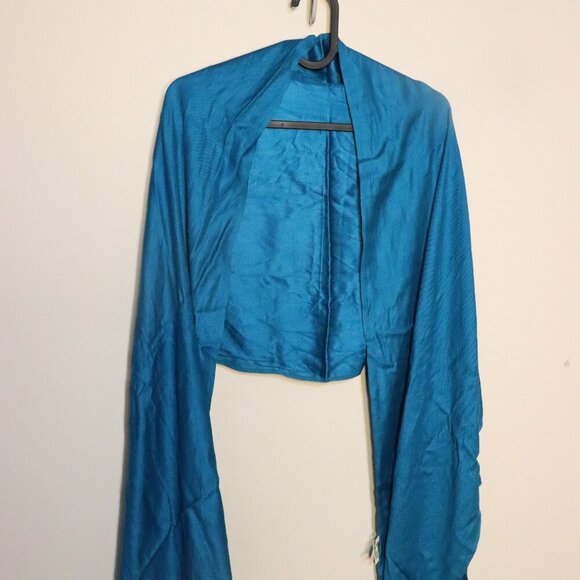 C Brand 100% Rayon Blue scarf with 1" fringe on edges. Approx size 70 X 18" - Picture 6 of 6